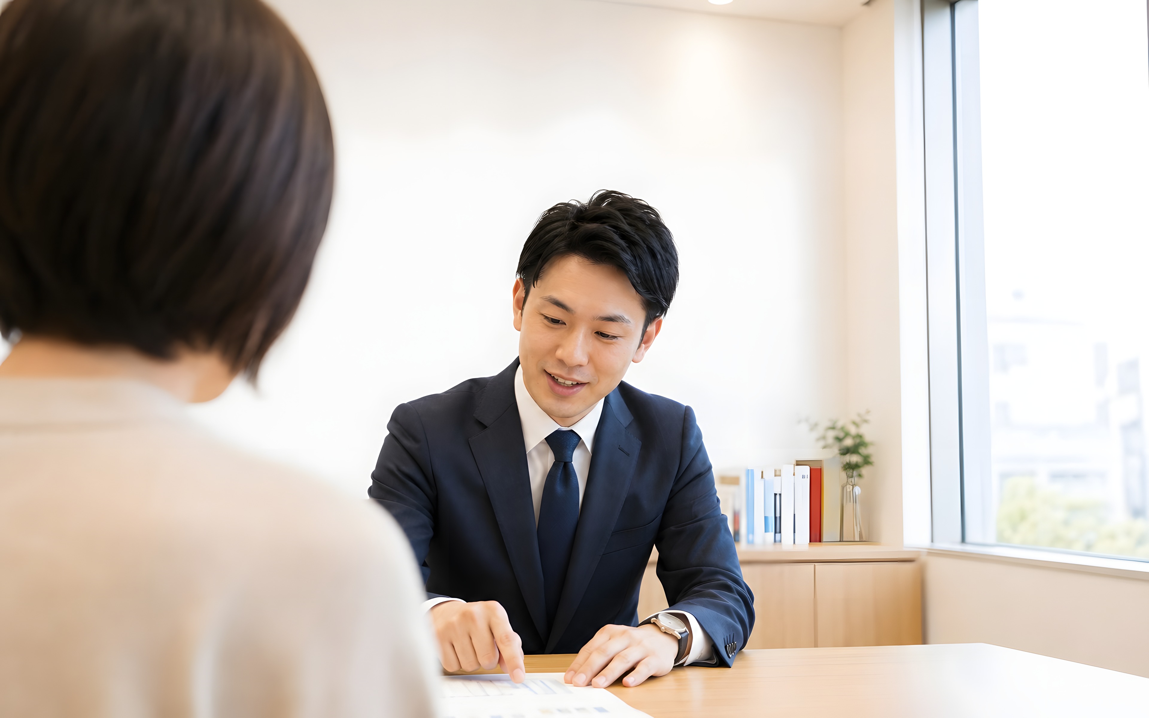 事務所⁠で⁠の相談⁠の様子